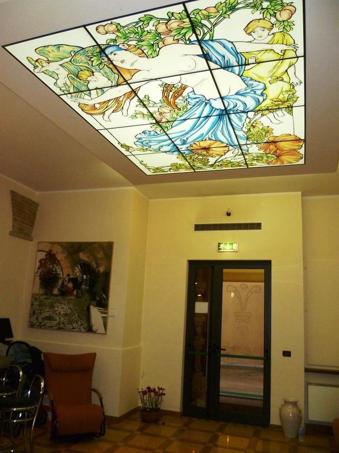Hotel Santa Chiara SantʼAngelo in Vado エクステリア 写真