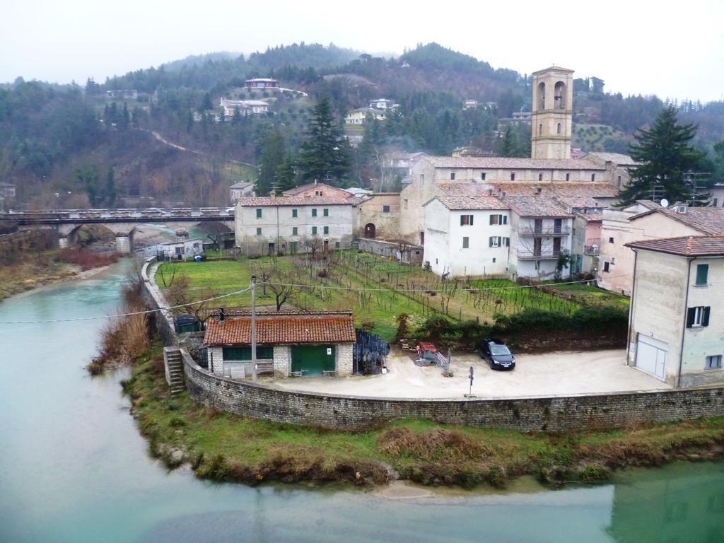 Hotel Santa Chiara SantʼAngelo in Vado エクステリア 写真