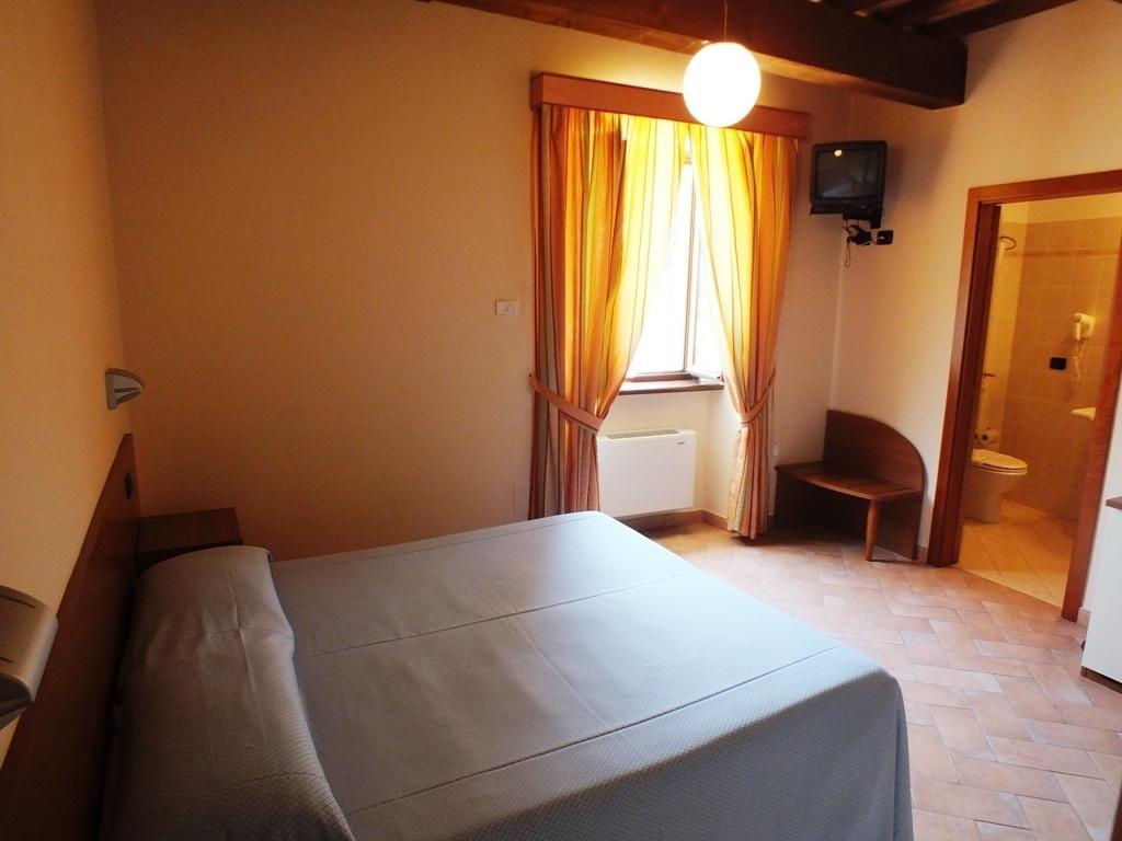 Hotel Santa Chiara SantʼAngelo in Vado 部屋 写真
